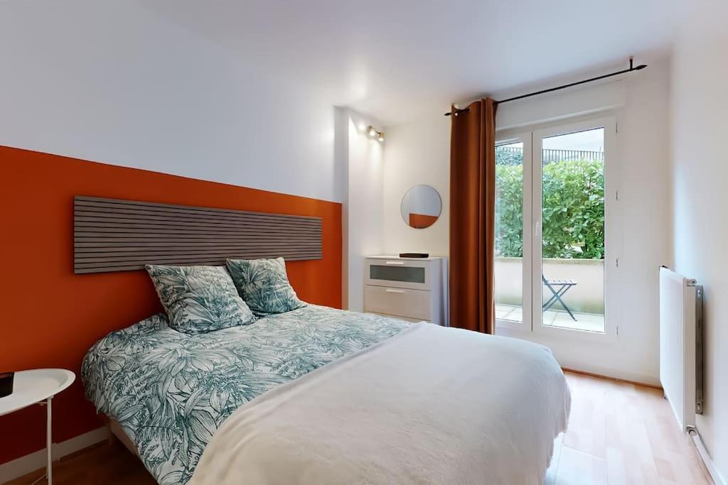 Le Kremlin-Bicêtre 8 Personnes - 4 Rooms - 2 Salle De Bain - Metro 7 & 14 - Porte Italie - Private Car Park- Wifi מראה חיצוני תמונה